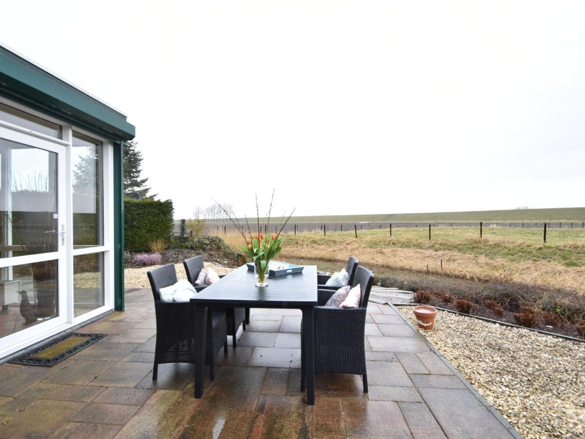 Modern Holiday Home In Ooltgensplaat Bagian luar foto