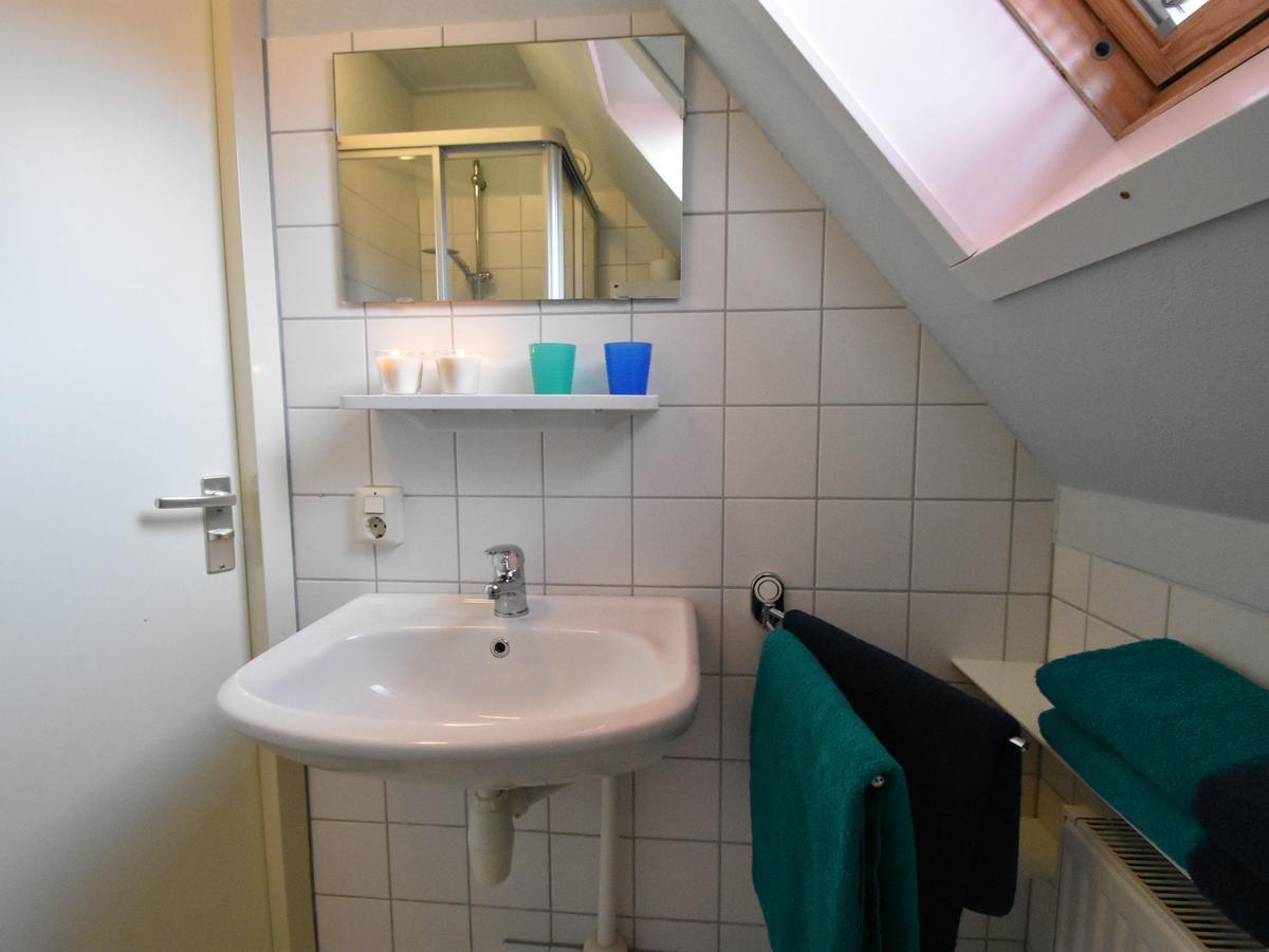 Modern Holiday Home In Ooltgensplaat Bagian luar foto