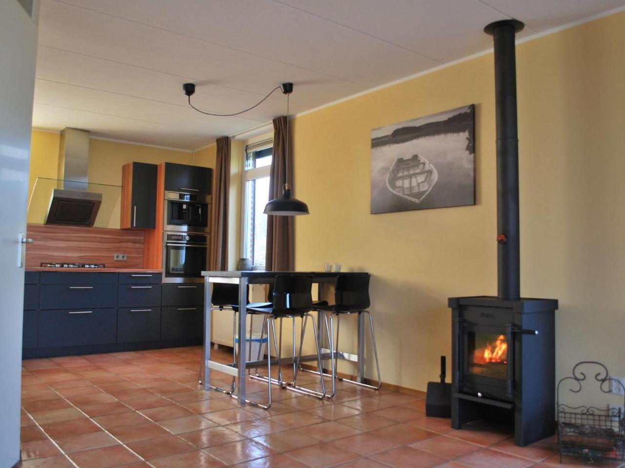 Modern Holiday Home In Ooltgensplaat Bagian luar foto